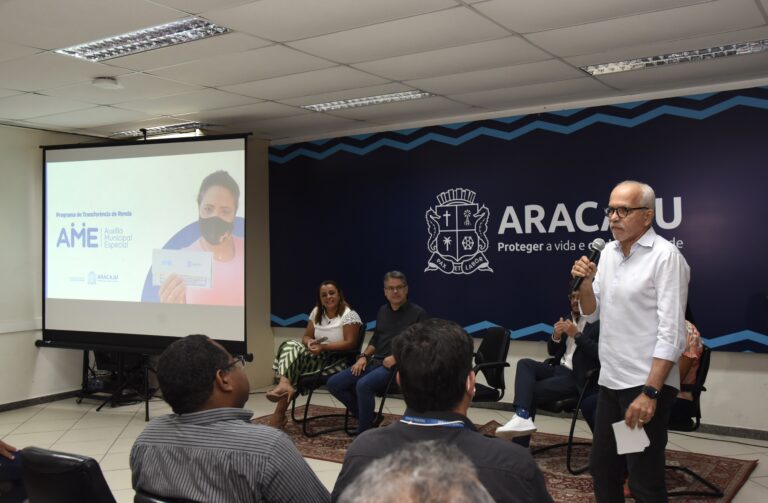 Edvaldo apresenta auxílio municipal para transferência de renda a 1.500 famílias