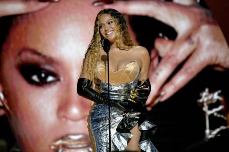 Beyoncé se torna a artista mais premiada da história do Grammy