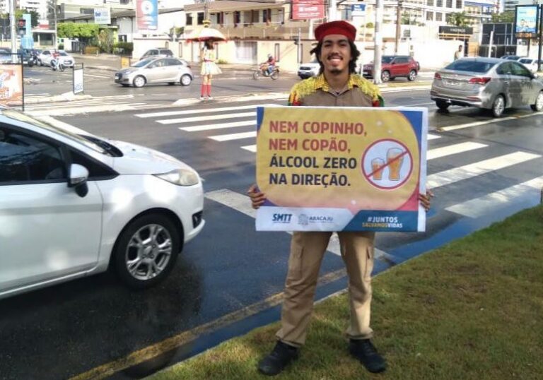 SMTT realiza ações de conscientização no trânsito voltadas para o carnaval