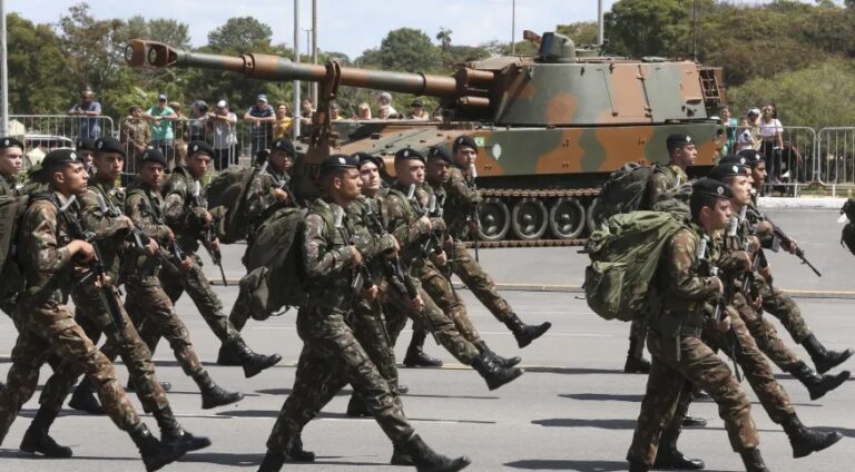 “Nunca consideramos intervenção militar pós-eleições”, diz futuro 02 do Exército