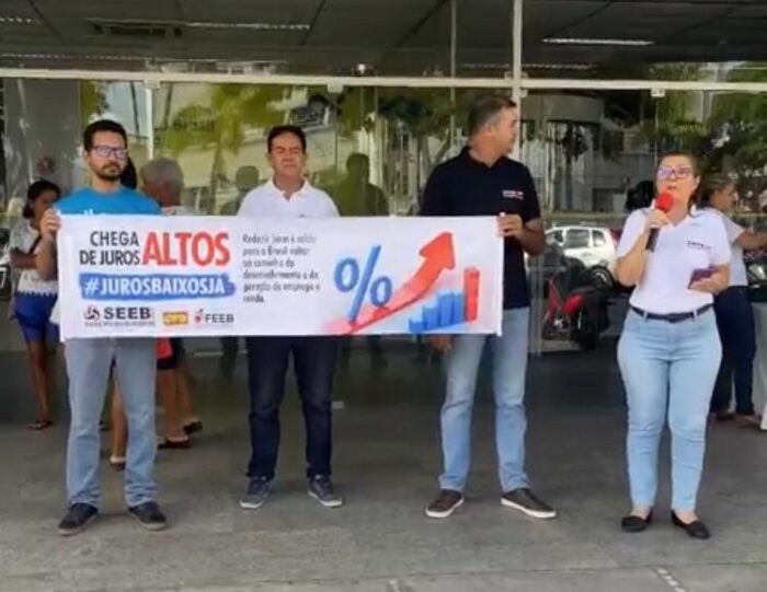 Bancários realizam ato contra juros altos do Banco Central