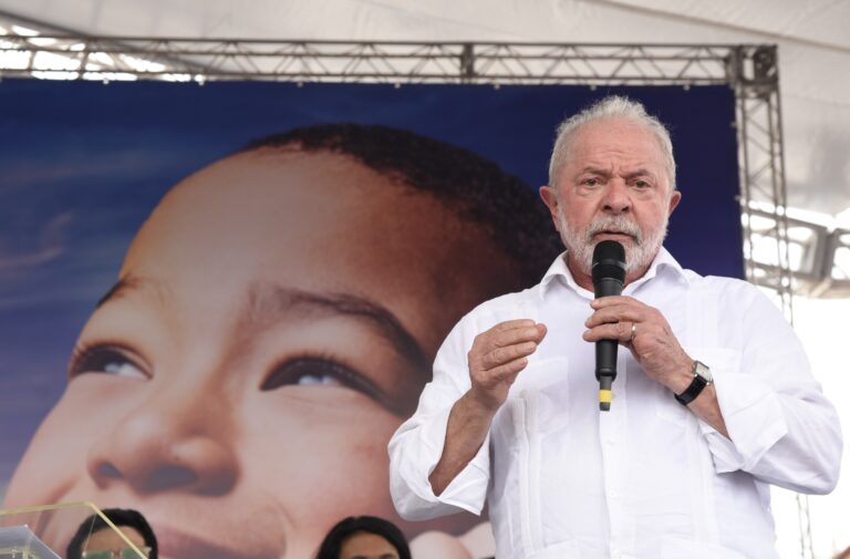 “Vamos anunciar um novo Bolsa Família”, diz Lula em Sergipe