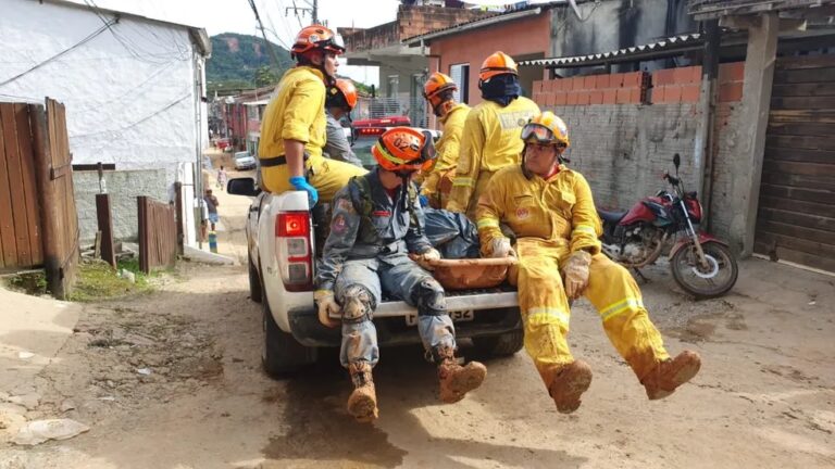 Litoral de SP: buscas são encerradas com 65 mortes