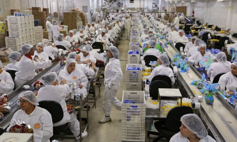 Preços do setor industrial caem 1,29% em dezembro