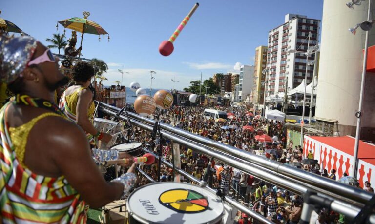 Retomada do Carnaval pode injetar mais de R$ 8 bi na economia
