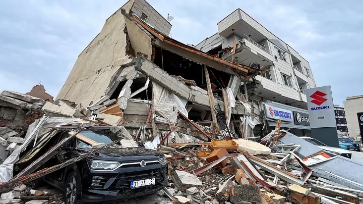 Mortes após terremoto entre Turquia e Síria passam de 5 mil