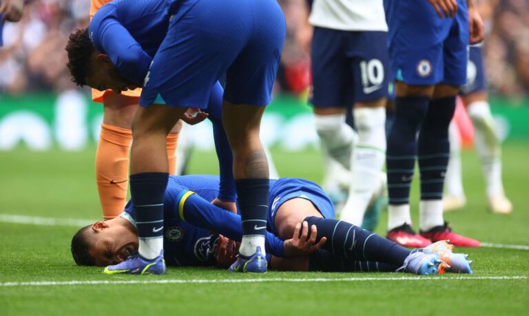 Zagueiro Thiago Silva sofre lesão nos ligamentos do joelho esquerdo
