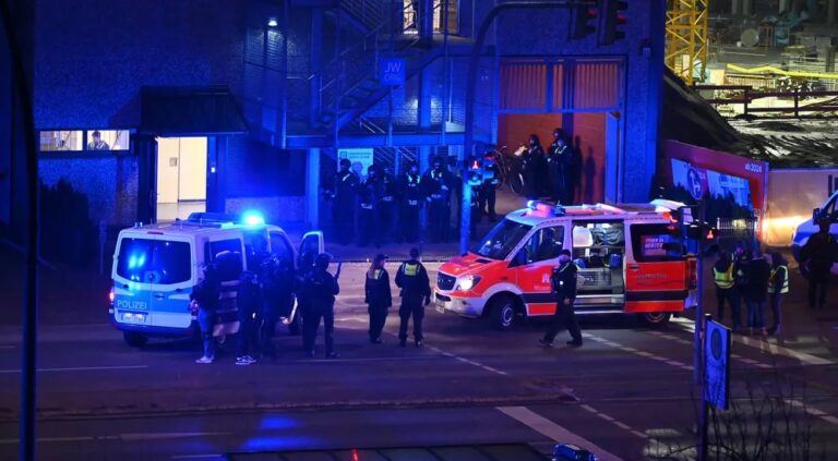 Ataque a igreja na Alemanha deixa oito mortos