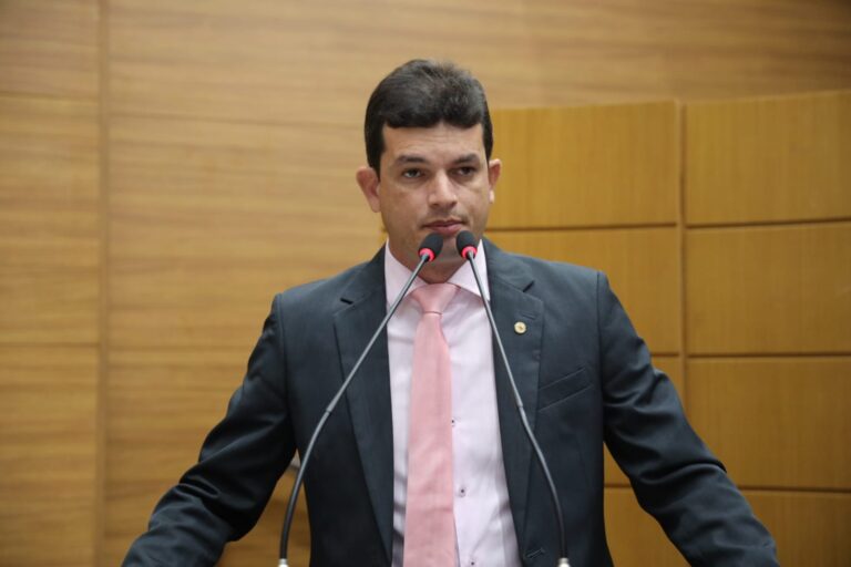 Deputado cobra abastecimento de água em povoados de Gracho Cardoso