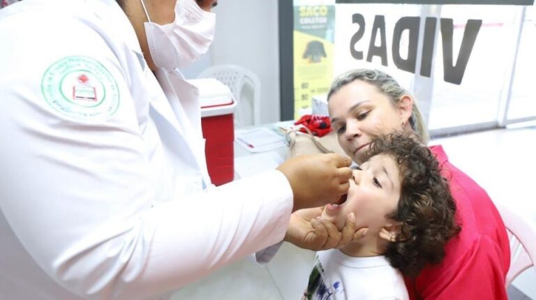 Aracaju ultrapassa meta nacional e vacina 97% do público-alvo contra poliomelite