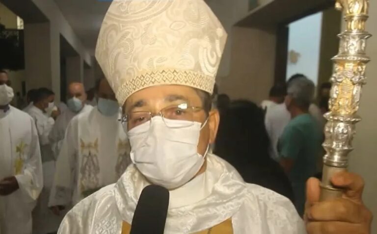 Bispo de cidade baiana contesta decisão da Justiça sergipana que bloqueou seus bens