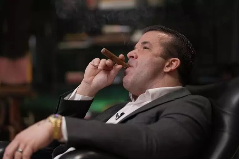 Thiago Brennand batia e dava choques em filho, diz ex-funcionário