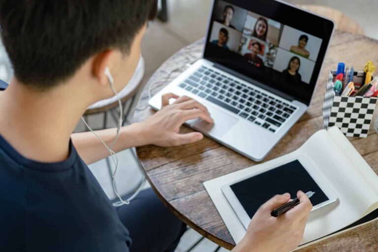 Quer estudar a distância? Saiba quais são as dúvidas mais frequentes