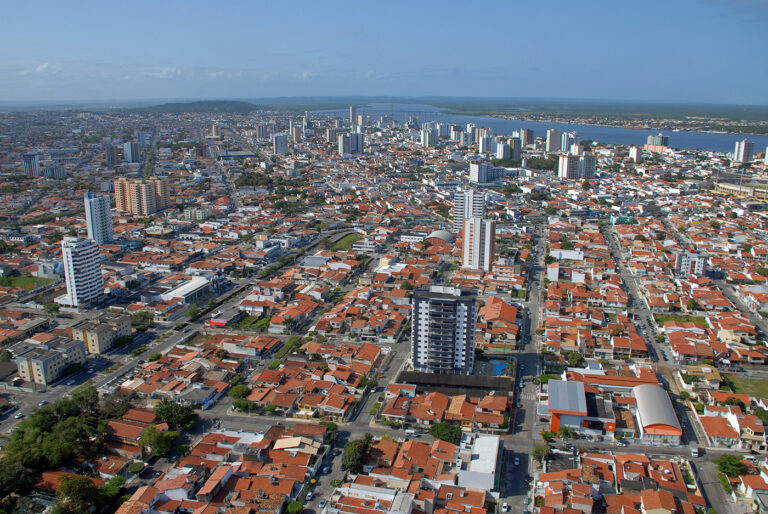Aracaju comemora 168 anos com avanços em desenvolvimento urbano e superação de desafios