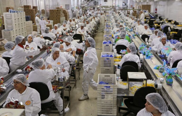 Produção industrial registra menor índice desde 2017, diz CNI