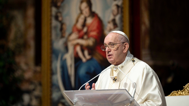 Papa condena queima de um Alcorão na Suécia