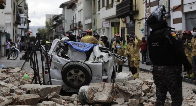 Terremoto de magnitude 6,9 deixa 12 mortos no Equador