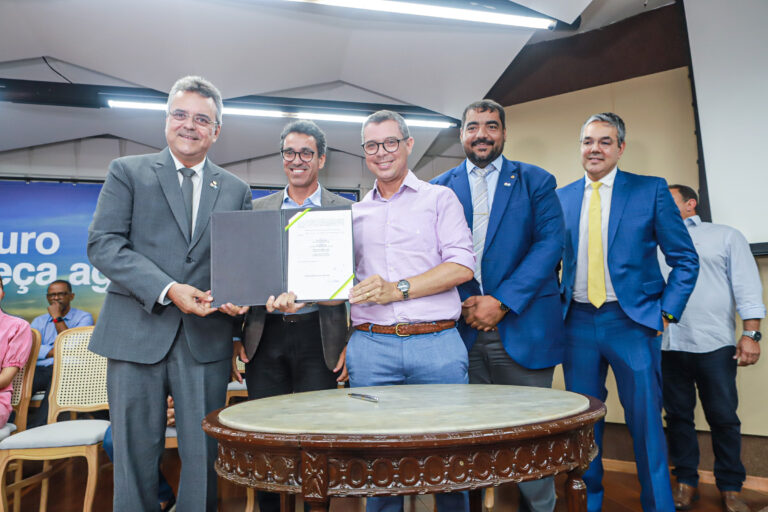 Governador sanciona Lei da Cannabis Medicinal