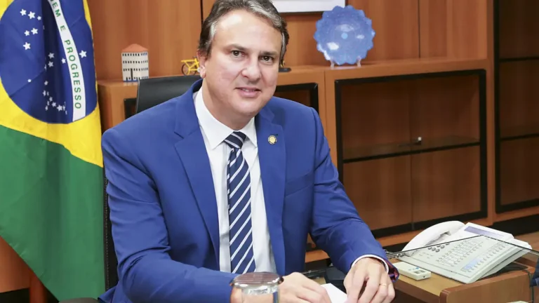 Ministro da Educação confirma suspensão do novo Ensino Médio