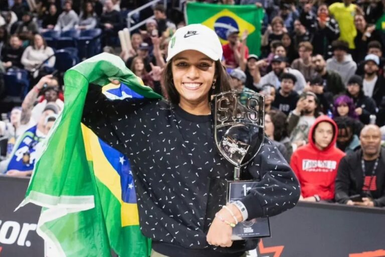 Rayssa Leal e Kelvin Hoefler são campeões da SLS em Chicago