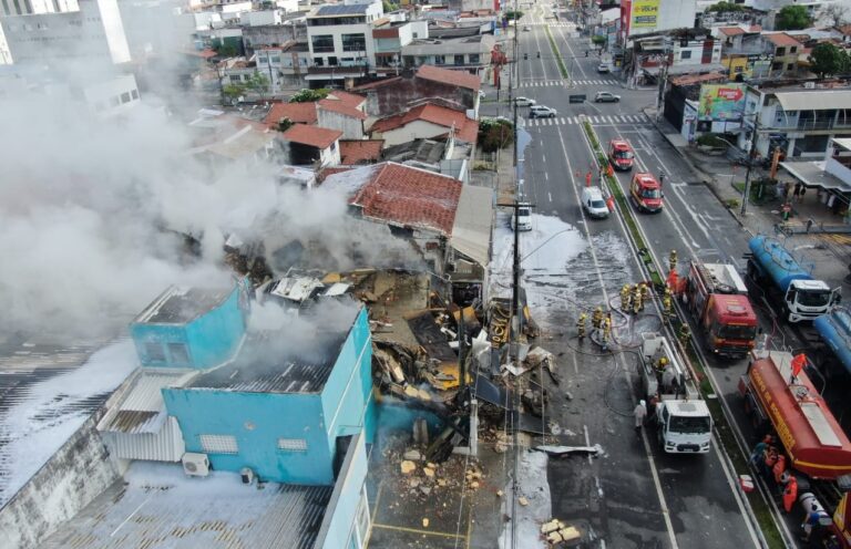 Trecho da Hermes Fontes segue interditado por conta de incêndio