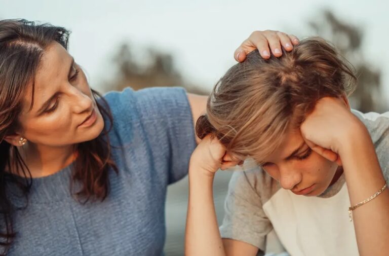 Por que os adolescentes são tão vulneráveis no uso de internet?