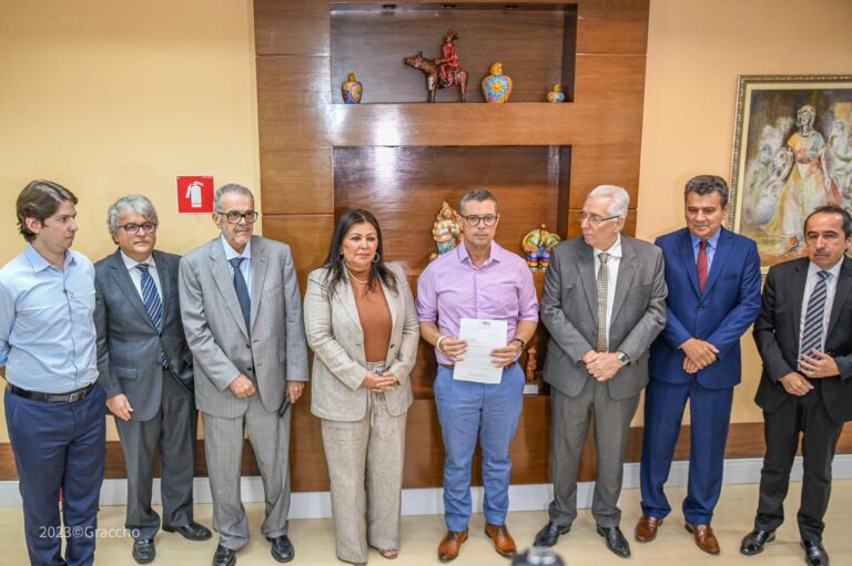 TCE comunica vacância de cargo de conselheiro ao governador do Estado