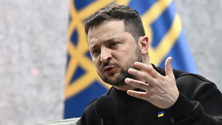 Rússia assume Conselho da ONU e enfurece Zelensky: ‘Falência total’