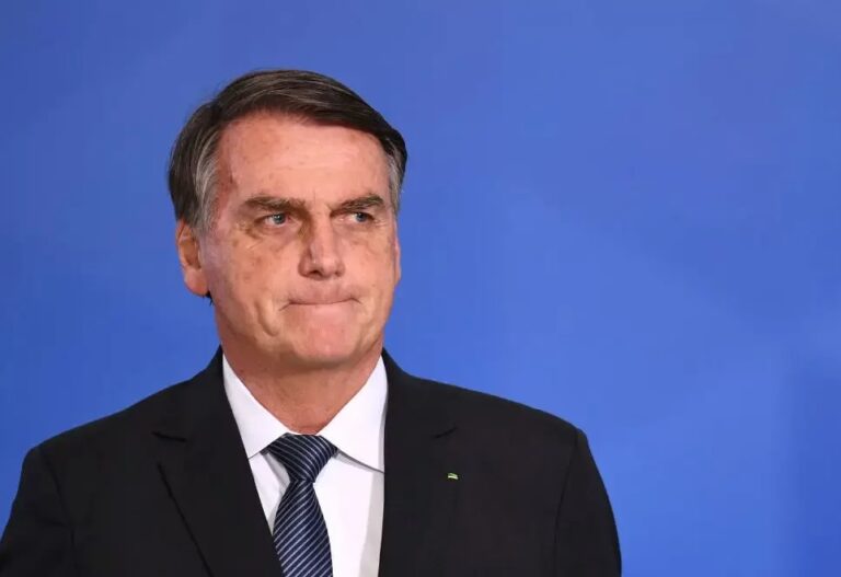 Bolsonaro depõe à PF sobre atos antidemocráticos de 8 de janeiro