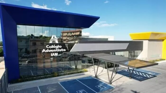 Adolescente armado com faca fere professora e dois alunos em colégio de Manaus