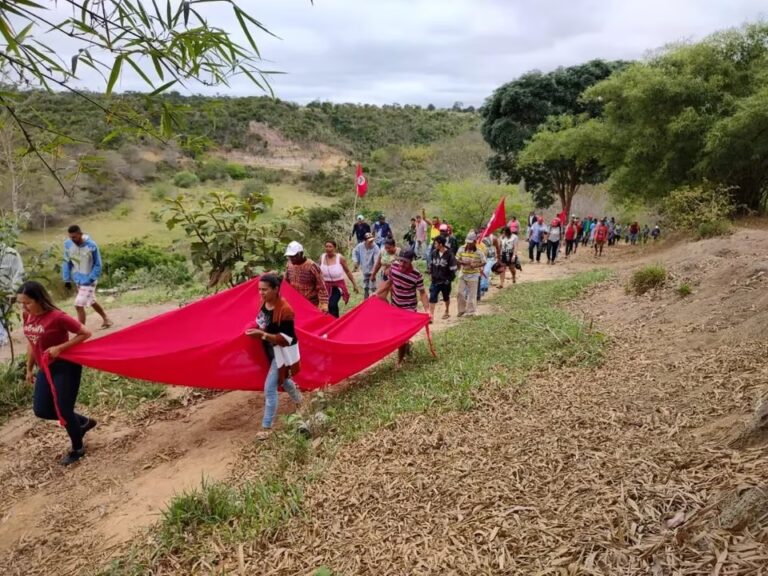Em reunião com ruralistas, Lira acena com CPI caso MST não desocupe fazendas