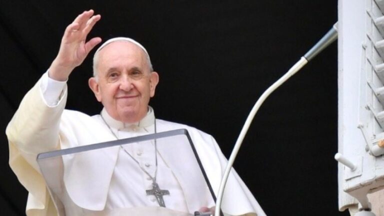Papa Francisco autoriza que mulheres votem em Sínodo dos Bispos