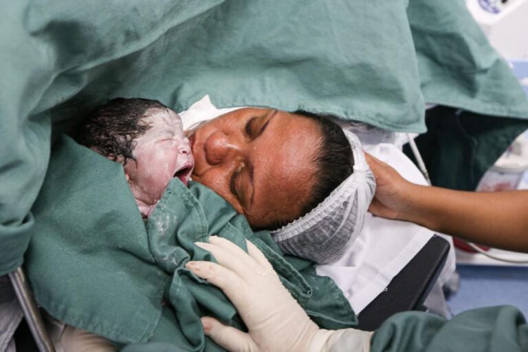 Primeiro bebê a nascer na Maternidade Lourdes Nogueira é uma menina