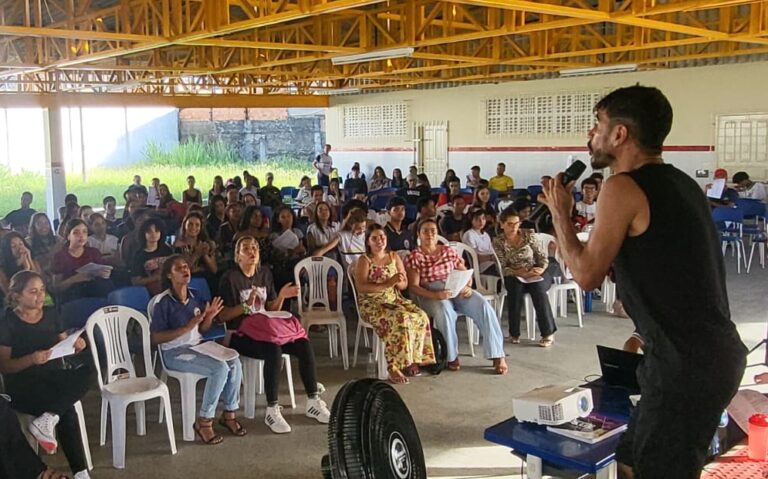 Professor Fabiano Oliveira lança VII tour “O Enem é pop”