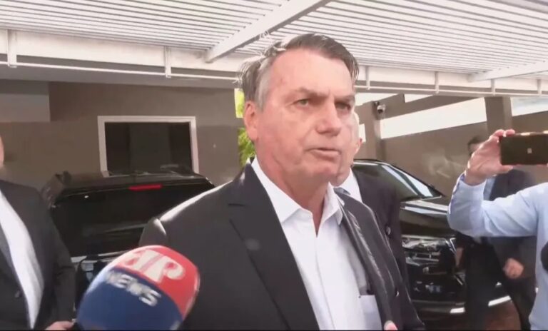 Projeto de anistia para Bolsonaro é assinado por 12 deputados de partidos da base de Lula