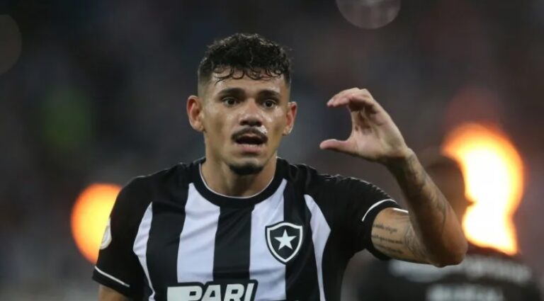Rodada de sábado tem 7 jogos e briga direta pela liderança do Brasileiro