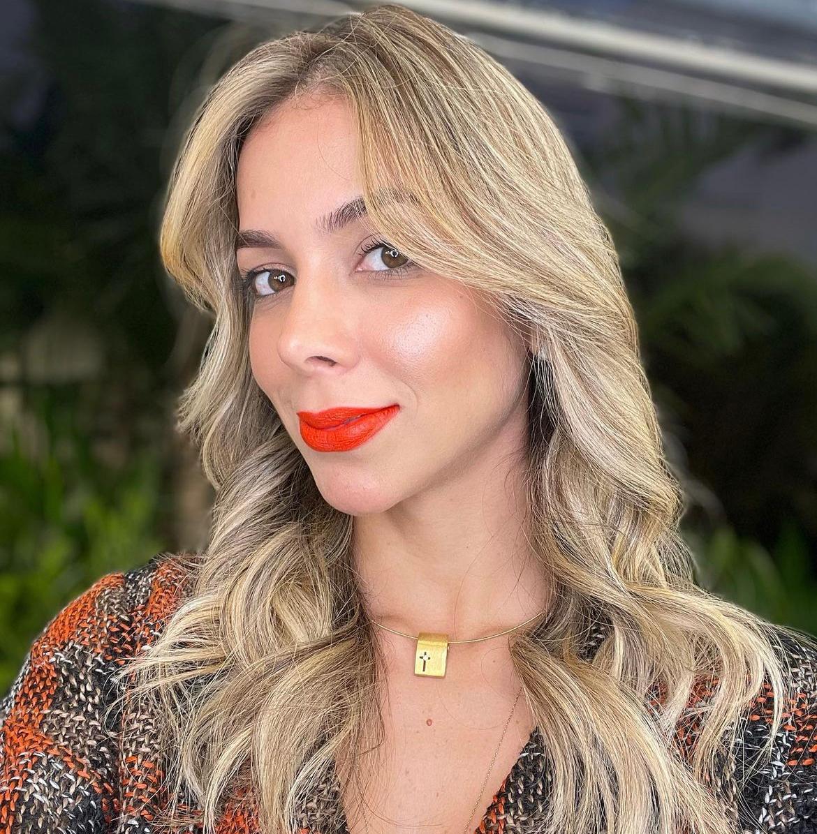 Maria Agda Queiroz é a aniversariante desta segunda, 8 de maio!!
