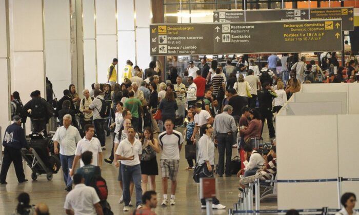 Denúncias de racismo mostram aeroporto como ambiente hostil a negros