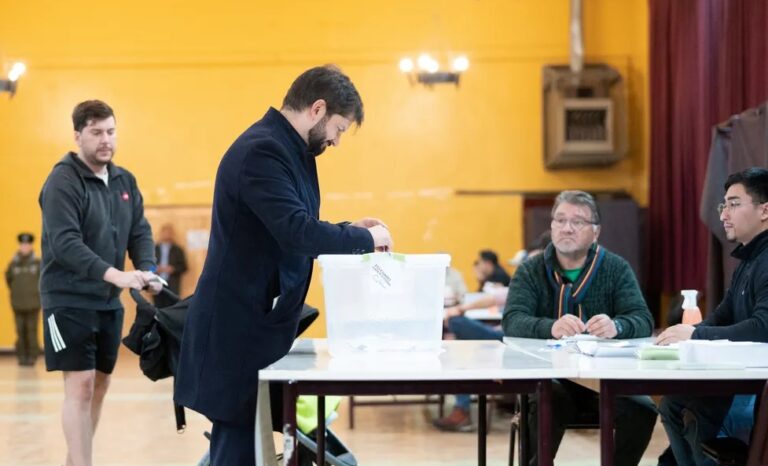 Partido de extrema-direita vence eleição para Constituinte no Chile