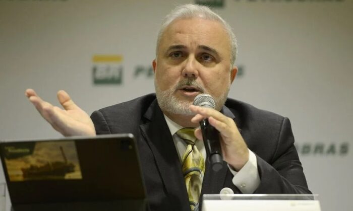 Presidente da Petrobras garante que reduzirá preço dos combustíveis