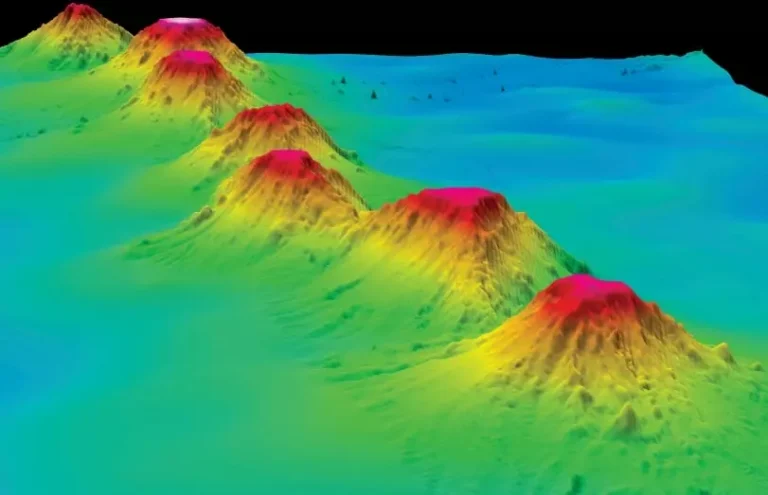 Satélite revela mais de 19 mil montanhas submarinas