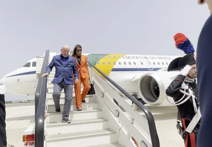 Lula desembarca em Roma para compromissos oficiais