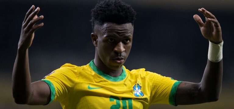 Vini Jr. fecha goleada de 4 a 1 contra Guiné em jogo contra o racismo