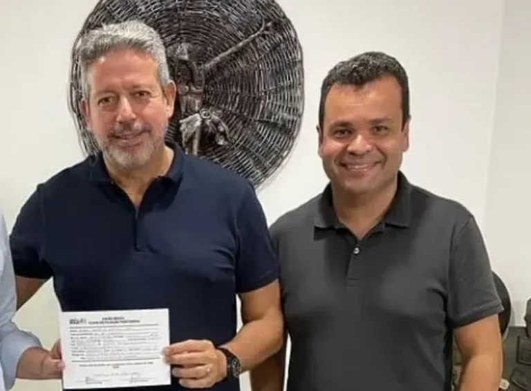 Ex-assessor de Lira alvo de operação da PF trabalha na liderança do PP