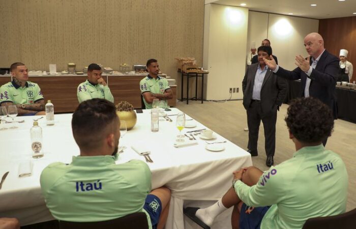 Vini Jr. comandará novo comitê antirracismo da Fifa, afirma Infantino