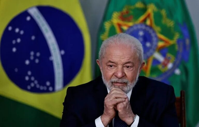 Lula passa por procedimento médico sem intercorrências