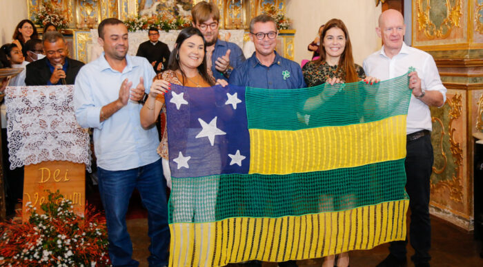 Diplomata vai a Divina Pastora conhecer renda irlandesa