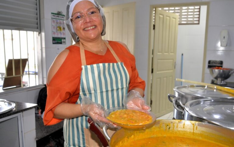 Seduc passa a ofertar camarão na alimentação escolar
