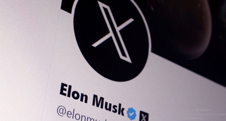 Twitter troca logotipo e substitui pássaro azul por X
