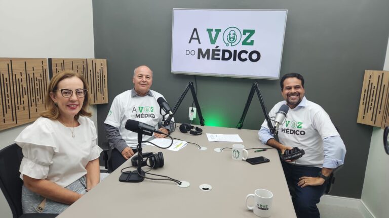 Podcast ‘A Voz do Médico’ aproxima profissionais de medicina e dialoga com cidadãos sobre pautas de saúde pública